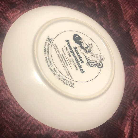 Looney Tunes Scarlet pumpernickel plate limited edition 1993 - Picture 4 of 5